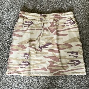 NEW 44 North Women's Size large Camouflage Skirt